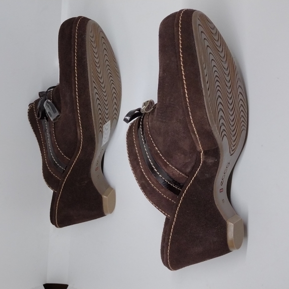 Dark Brown ECCO Suede Wedge Clogs NWOT Sz 37 6.5 Leather Trim Tassels 2.75 Heels - Picture 5 of 5